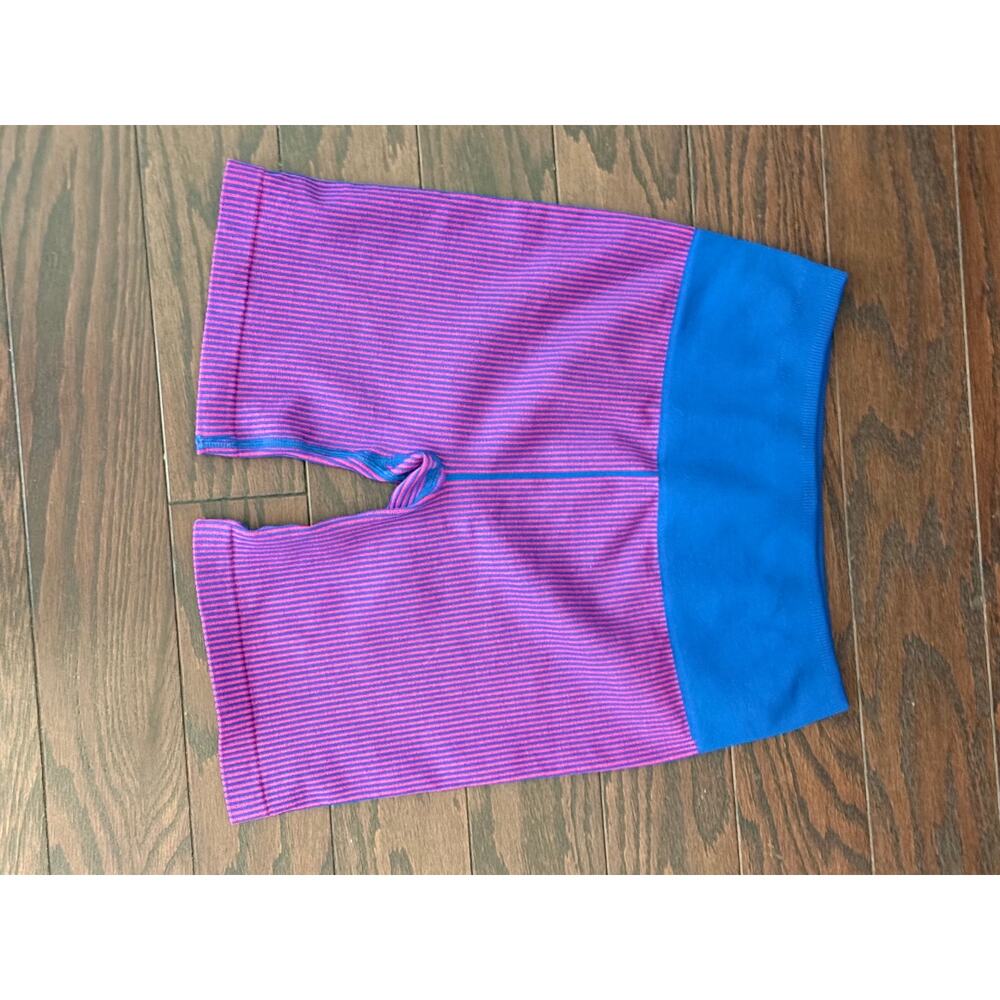 Fabletics NWOT Ribbed Seamless High-Waist Compression Bike Shorts Pink Blue S - Picture 3 of 7